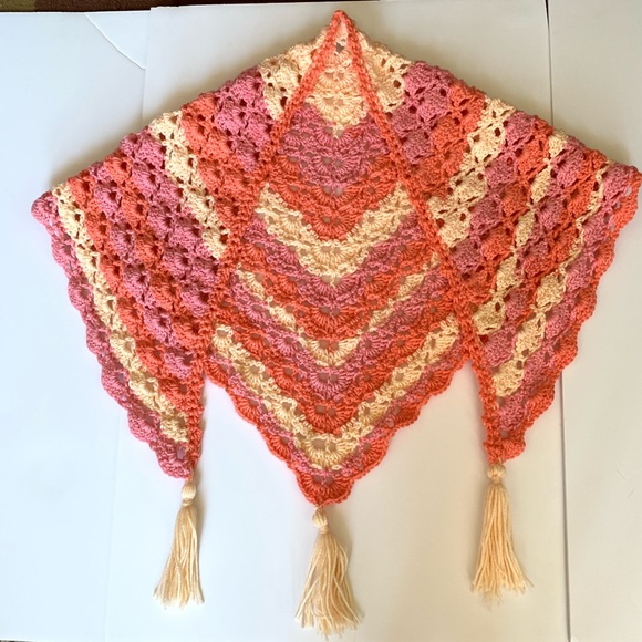 Adult hand made scarf 🧶 - Picture 3 of 3